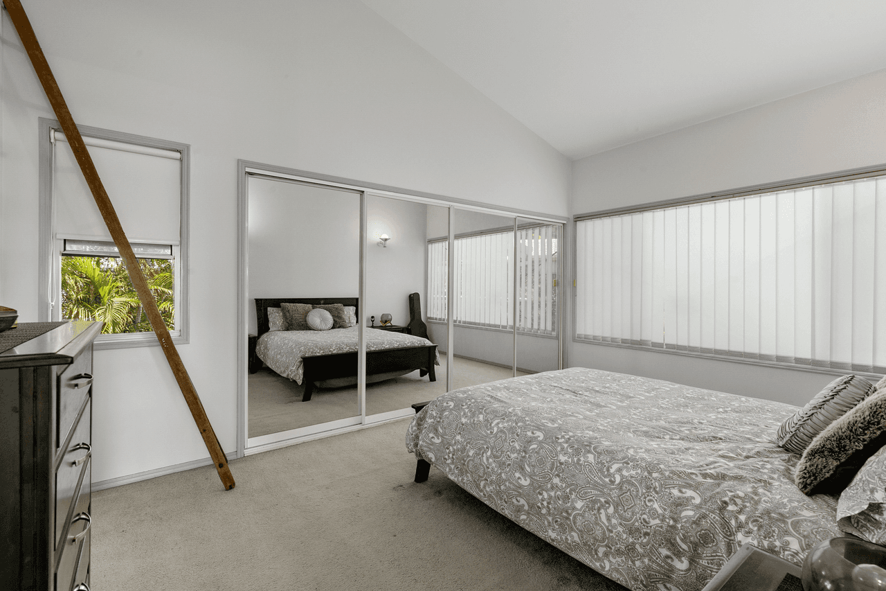 52 Orana Esplanade, VICTORIA POINT, QLD 4165