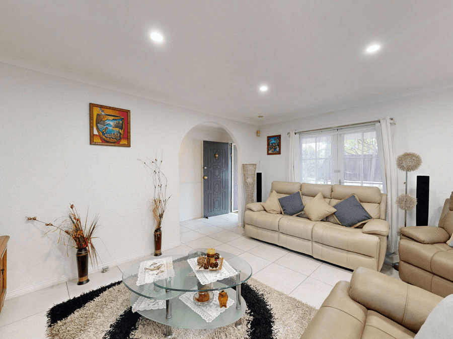 25 Jindalla Crescent, HEBERSHAM, NSW 2770