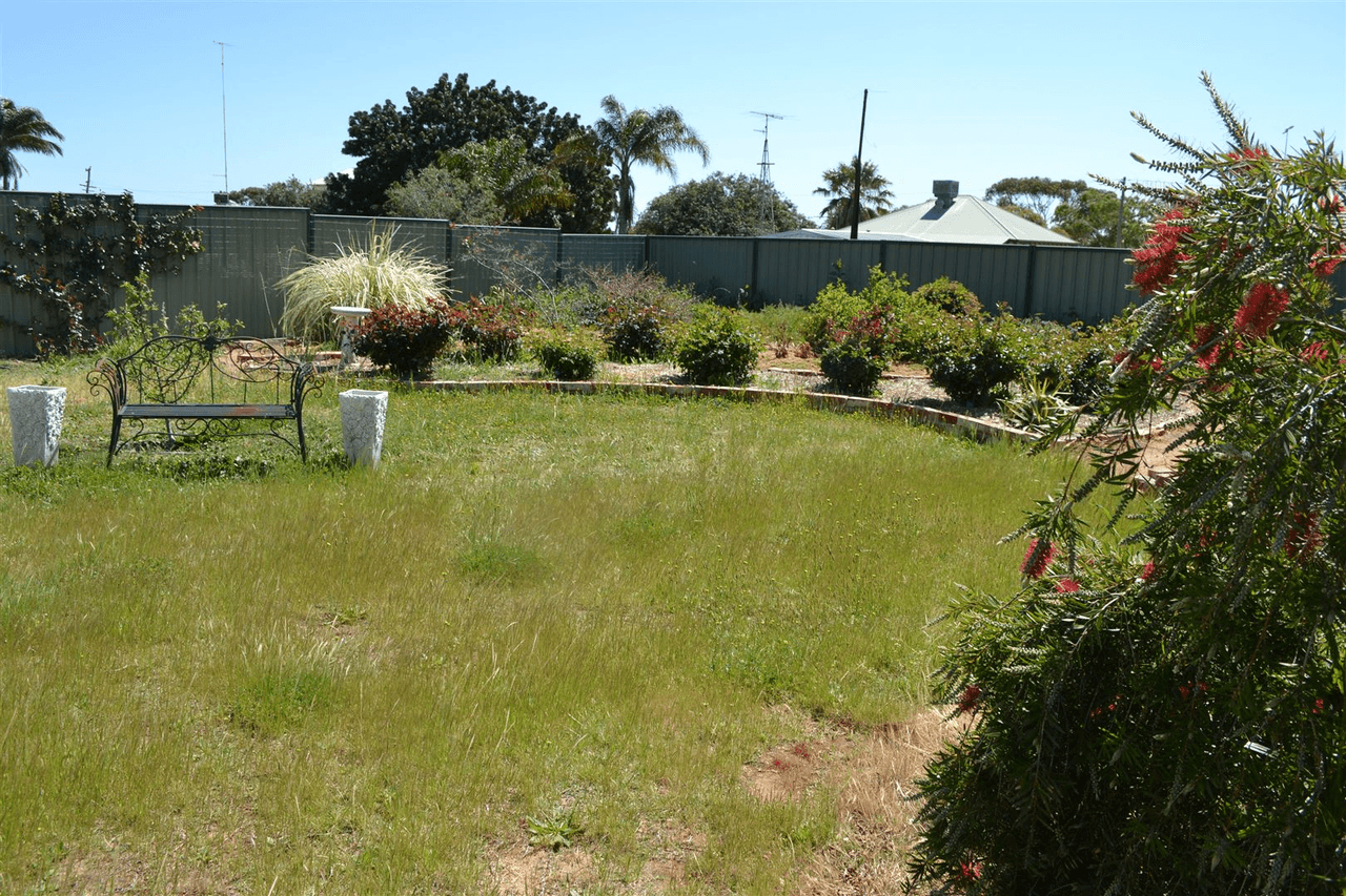 13 Main Street, Cunderdin, WA 6407