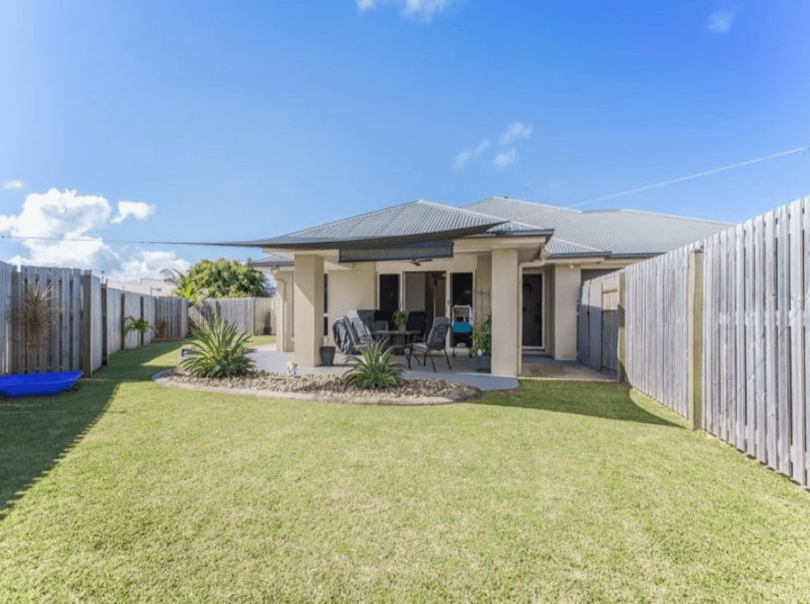 1/7 Whitehaven Drive, BLACKS BEACH, QLD 4740