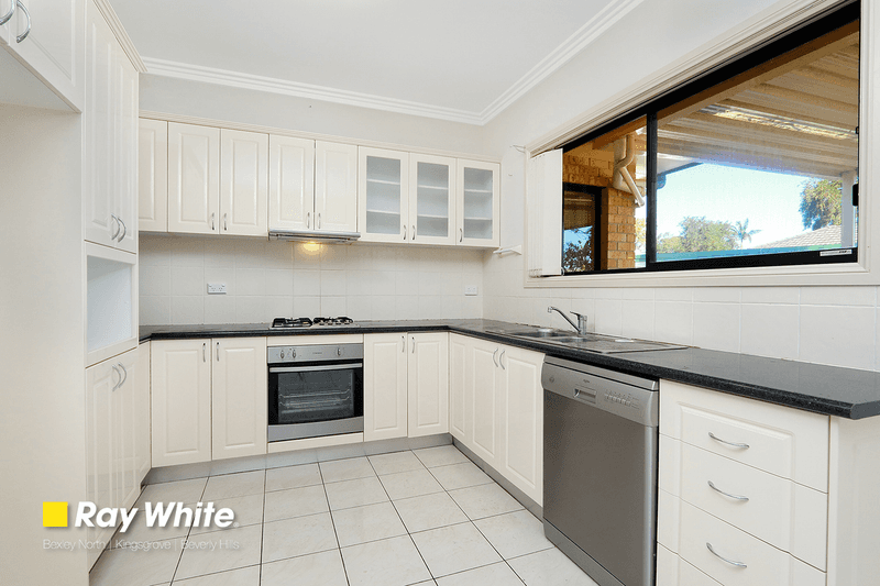 2/4 Iona Place, BASS HILL, NSW 2197