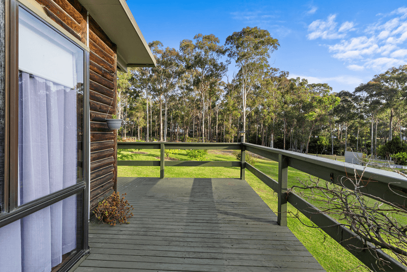 15 Secomb Close, LAKES ENTRANCE, VIC 3909