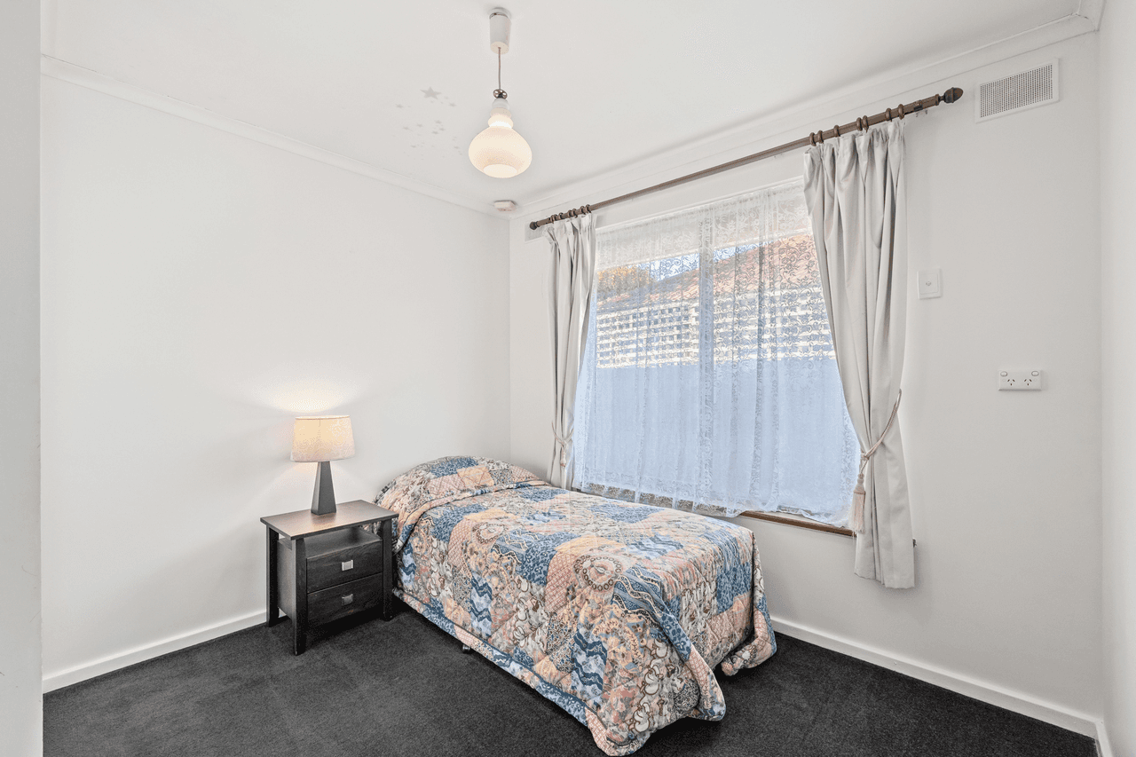8 Cranborne Crescent, MORPHETT VALE, SA 5162