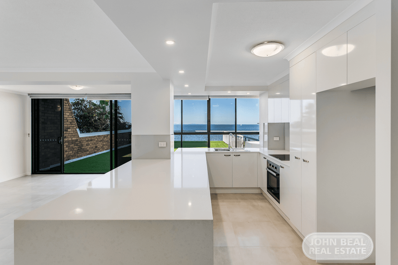 Unit 3/108 Prince Edward Pde, Scarborough, QLD 4020