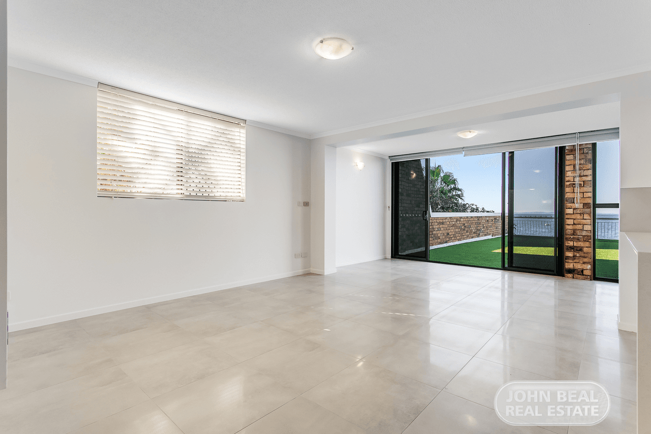 Unit 3/108 Prince Edward Pde, Scarborough, QLD 4020