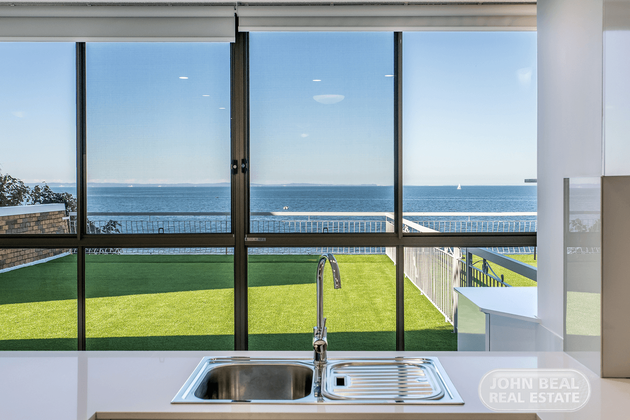 Unit 3/108 Prince Edward Pde, Scarborough, QLD 4020