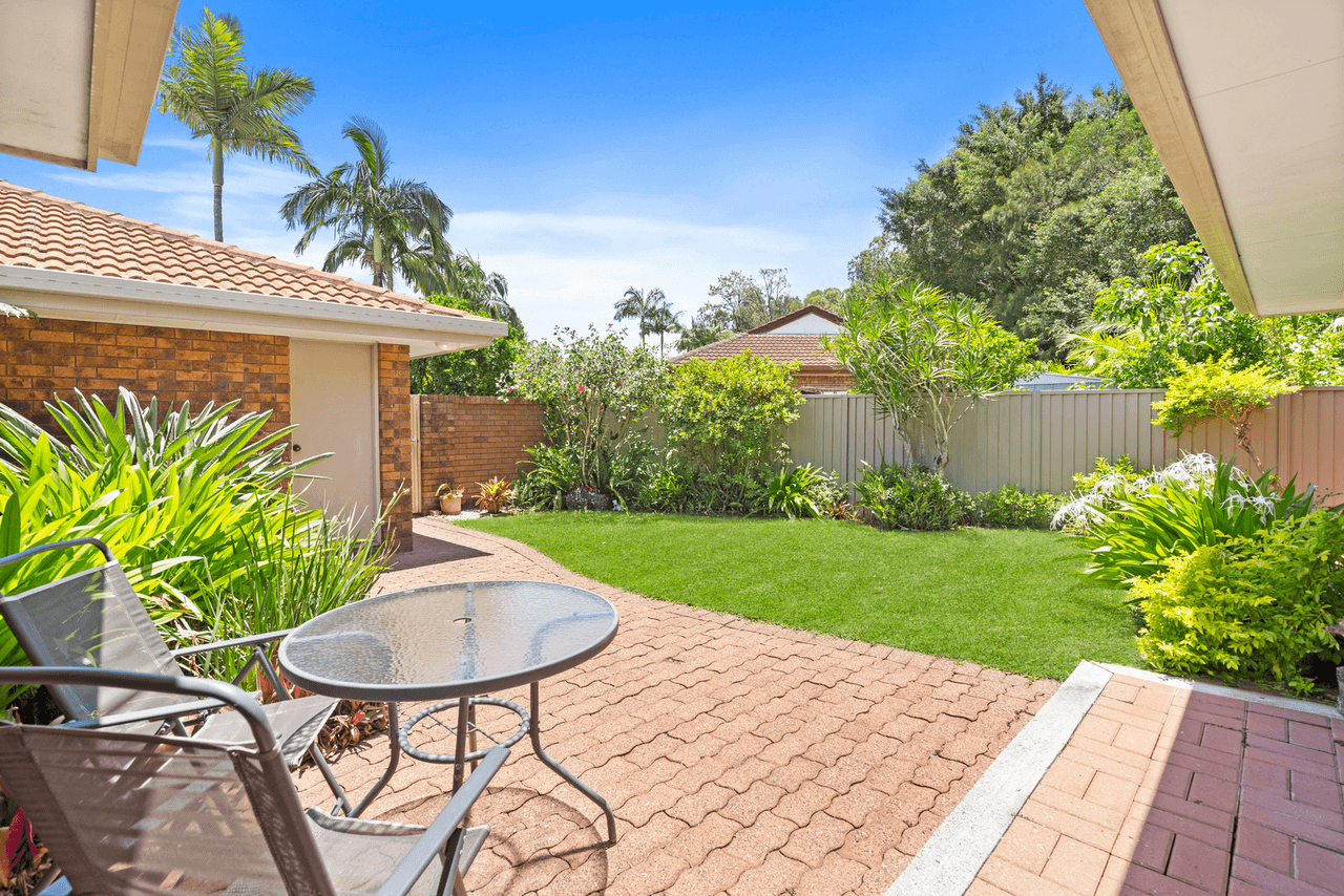 1/7 Chipwood Close, BURLEIGH WATERS, QLD 4220