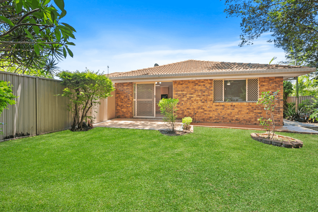 1/7 Chipwood Close, BURLEIGH WATERS, QLD 4220