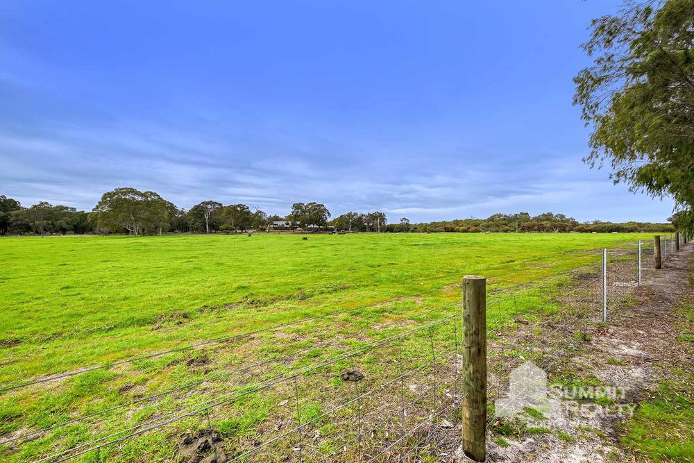 152 Stirling Road, Uduc, WA 6220