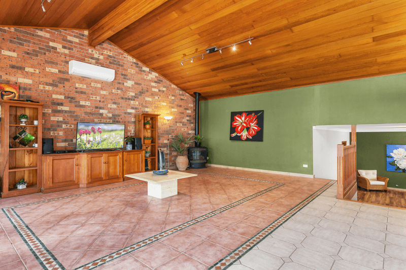 8 Niland Way, Casula, NSW 2170