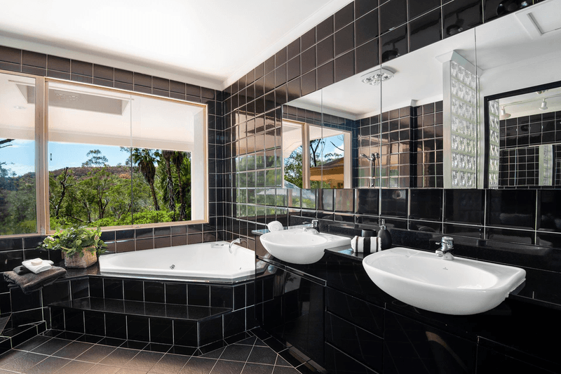 10 Cicada Glen Road, INGLESIDE, NSW 2101