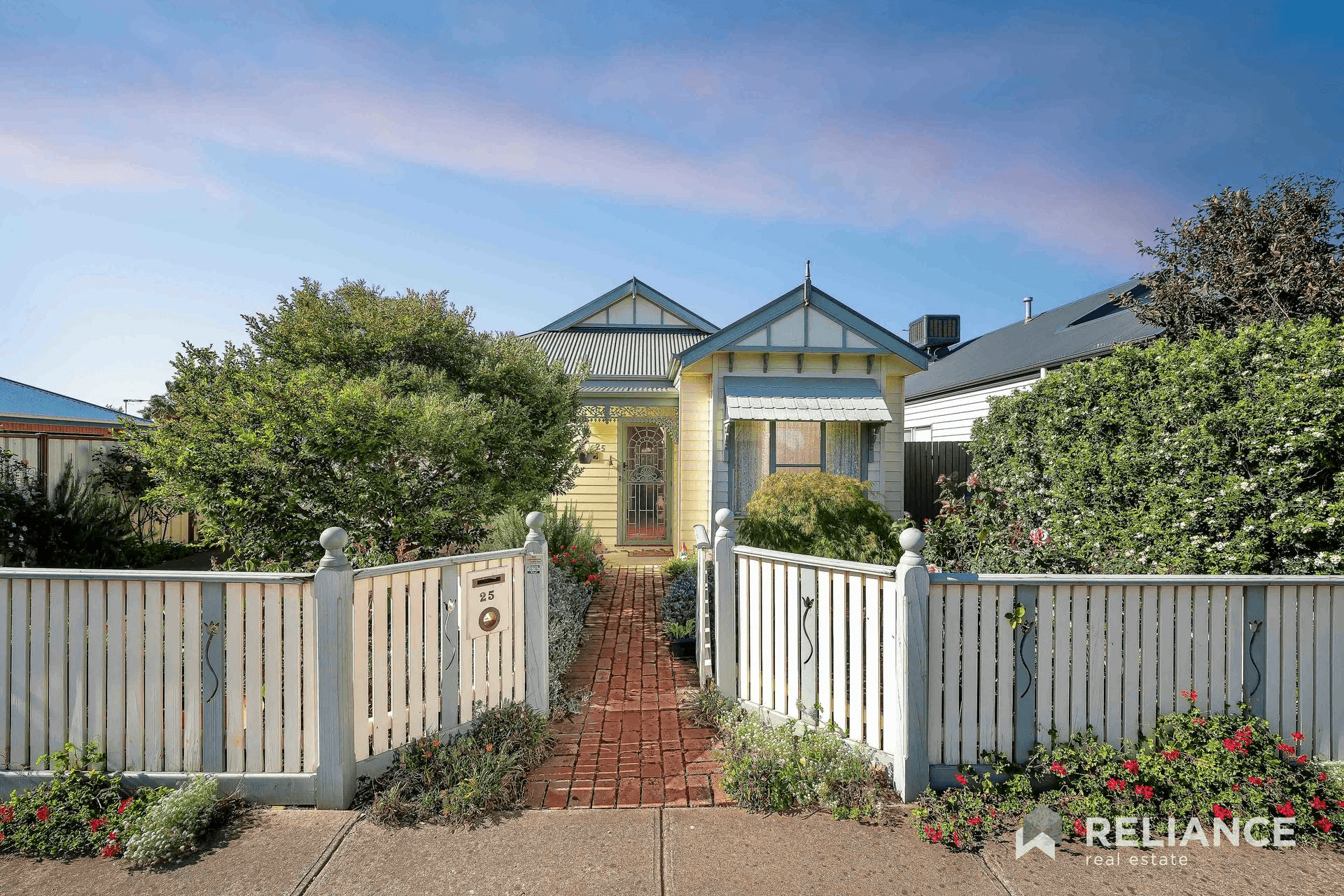 25 Hollington Crescent, Point Cook, VIC 3030