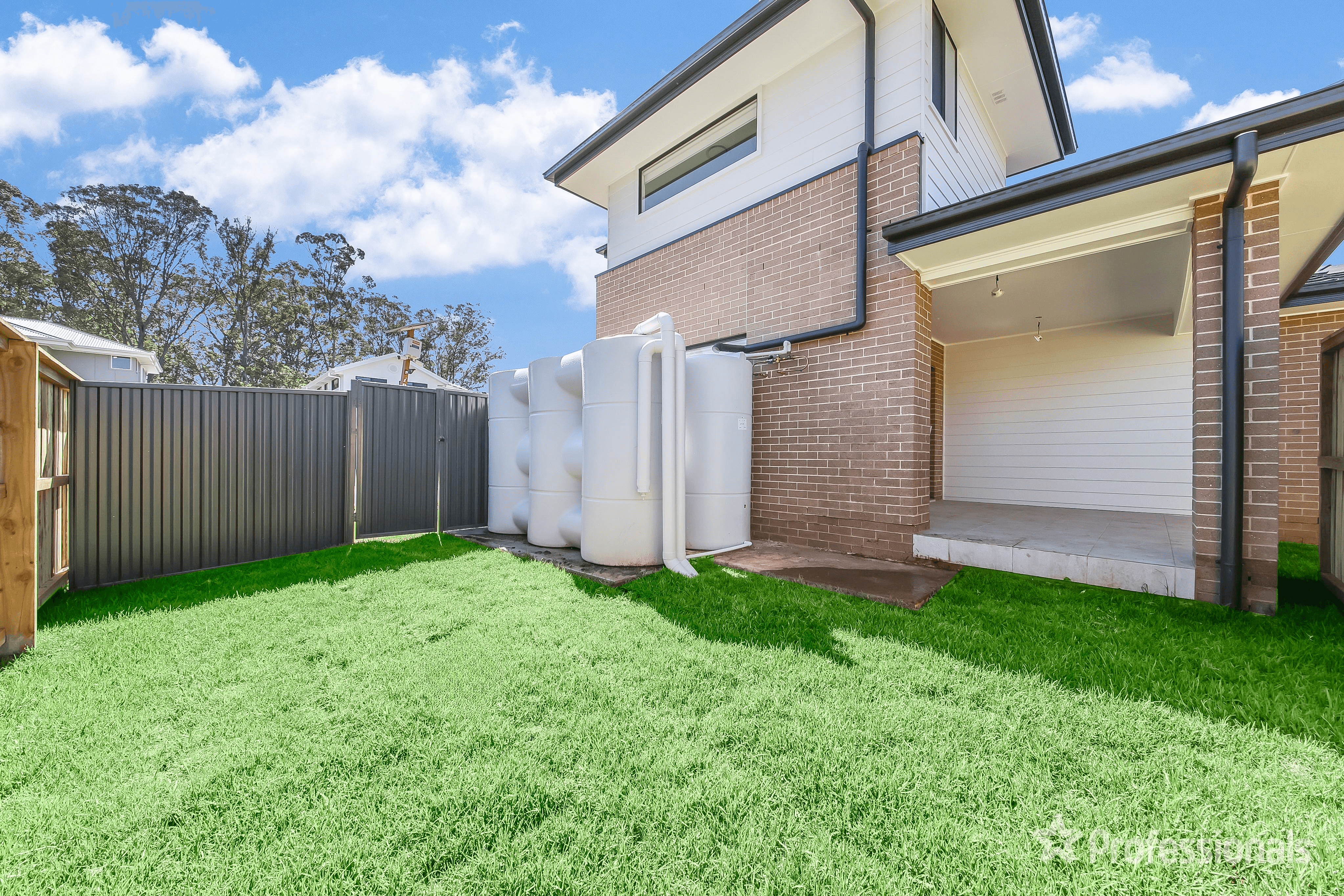 32 Burton Drive, TAHMOOR, NSW 2573