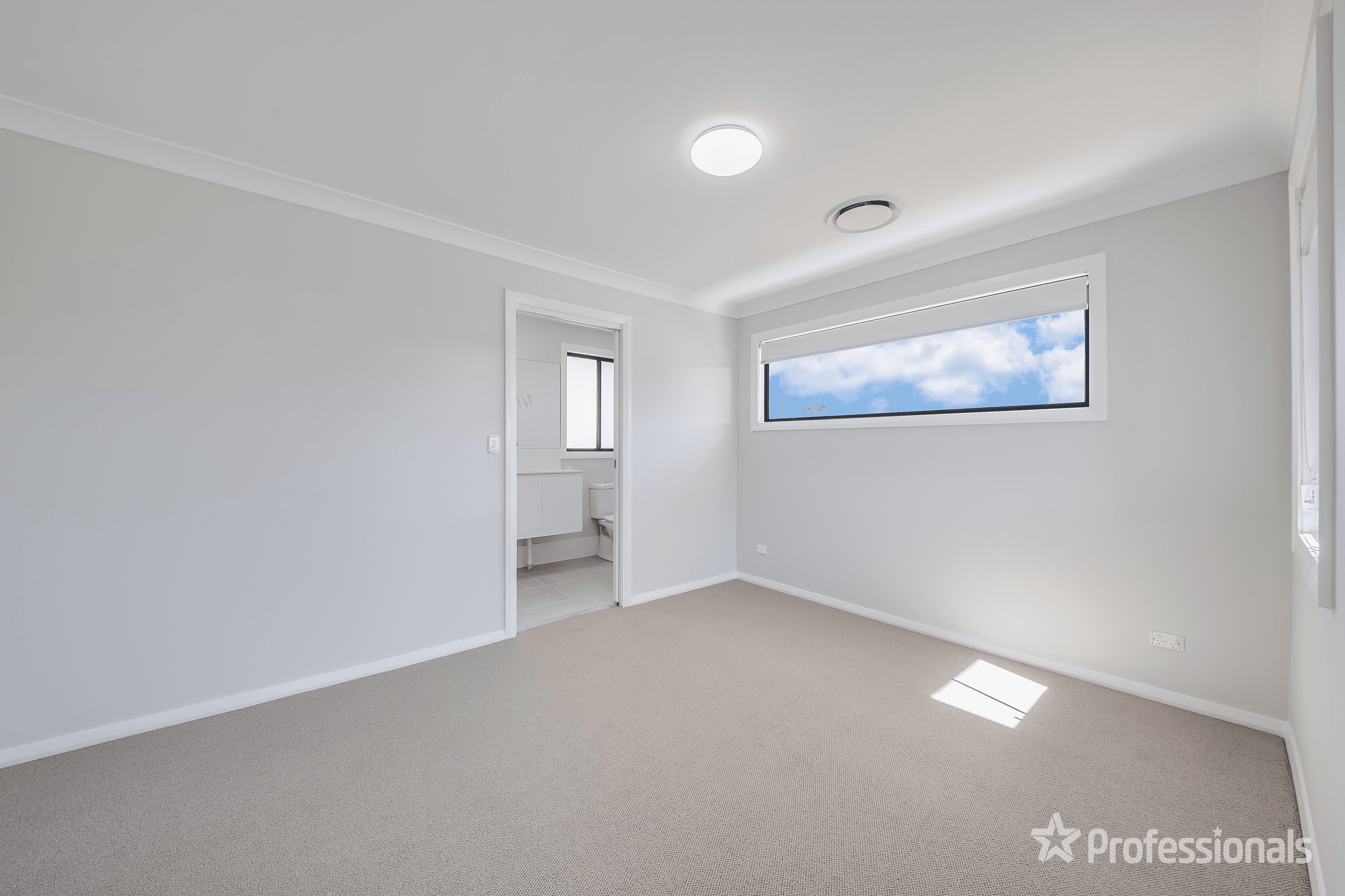 32 Burton Drive, TAHMOOR, NSW 2573