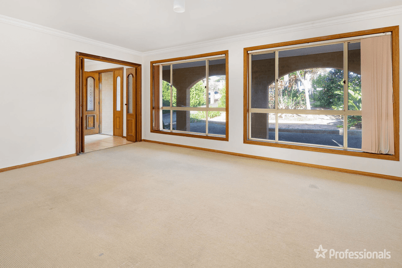 39 Karoo Crescent, MALUA BAY, NSW 2536