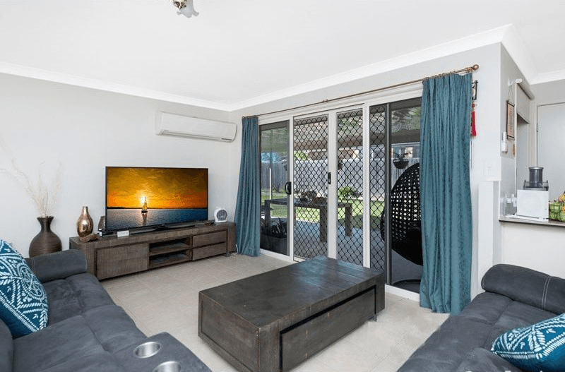 39 Golden Penda Drive, FLAGSTONE, QLD 4280