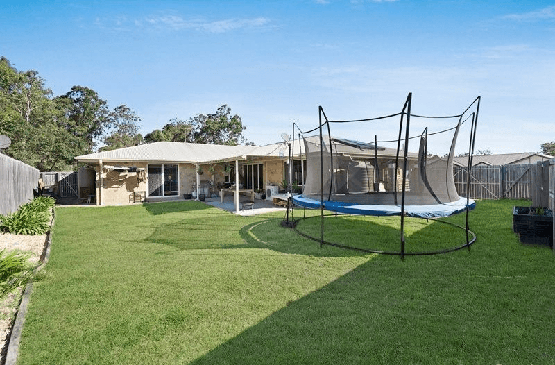 39 Golden Penda Drive, FLAGSTONE, QLD 4280