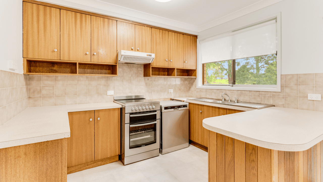 37 Bayview Crescent, TAREE, NSW 2430