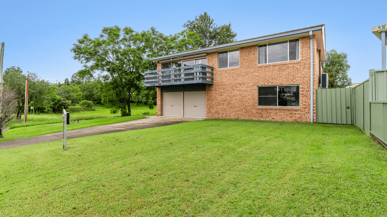 37 Bayview Crescent, TAREE, NSW 2430