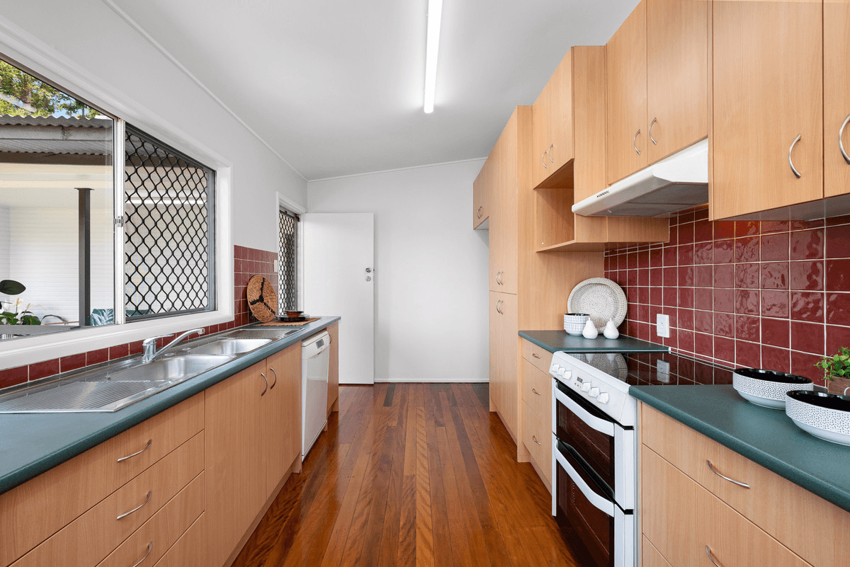 78 Pareena Crescent, Mansfield, QLD 4122