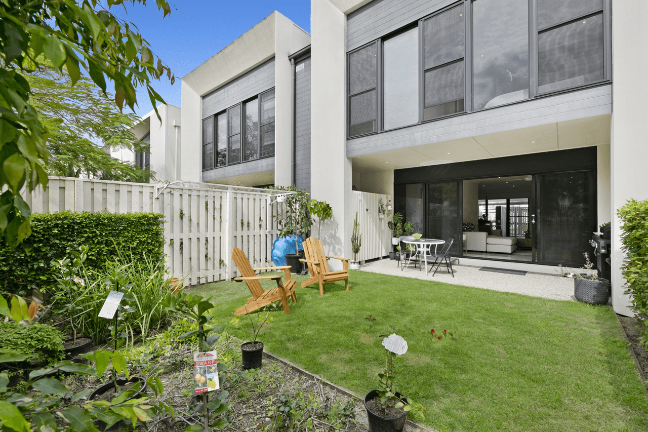 52 Peninsula Drive, ROBINA, QLD 4226