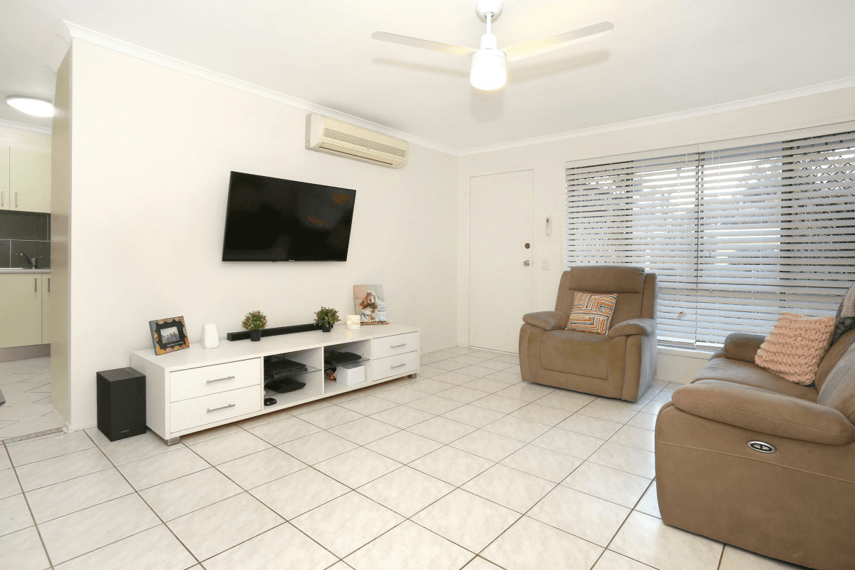 2/3 Cinema Street, Oxenford, QLD 4210