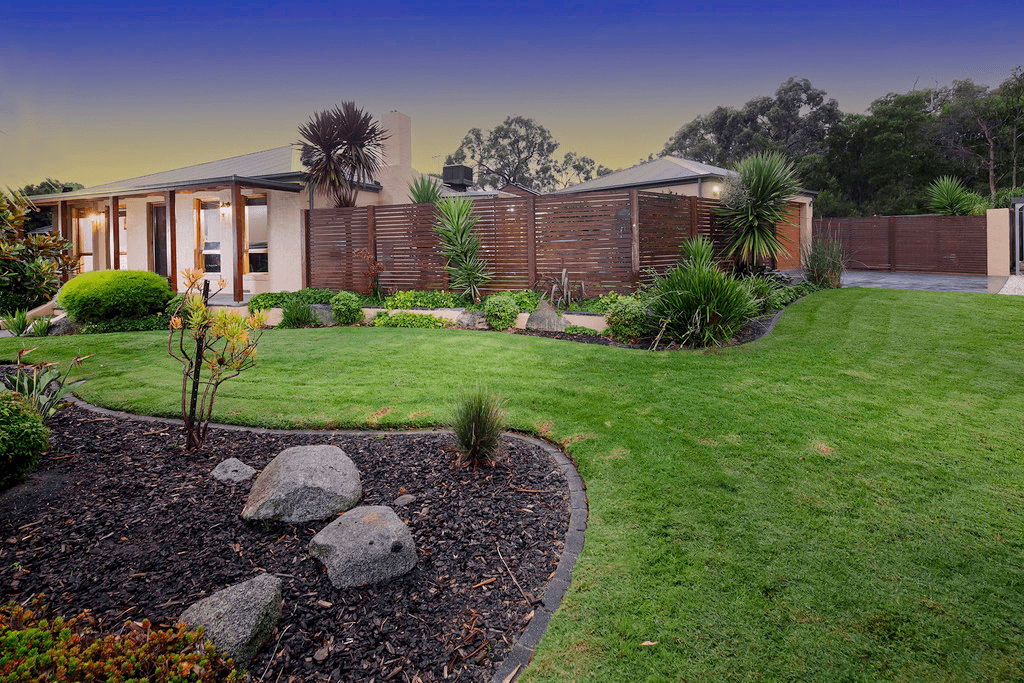 31 Flame Robin Drive, LANGWARRIN, VIC 3910