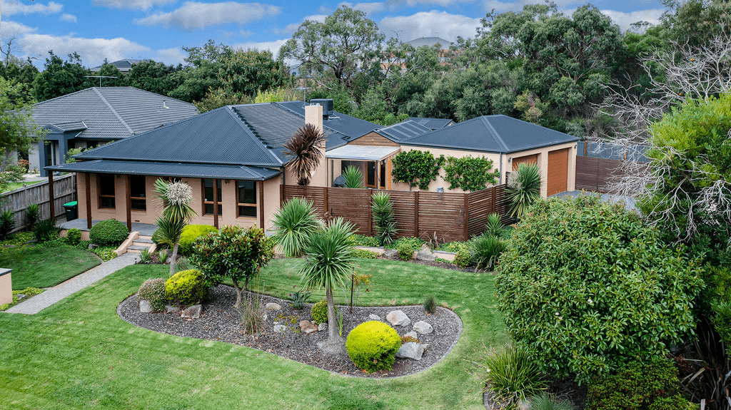 31 Flame Robin Drive, LANGWARRIN, VIC 3910