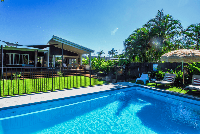 70 Twenty Sixth Avenue, Palm Beach, QLD 4221