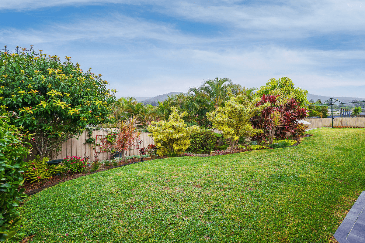 15 Wellers Street, Pacific Pines, QLD 4211