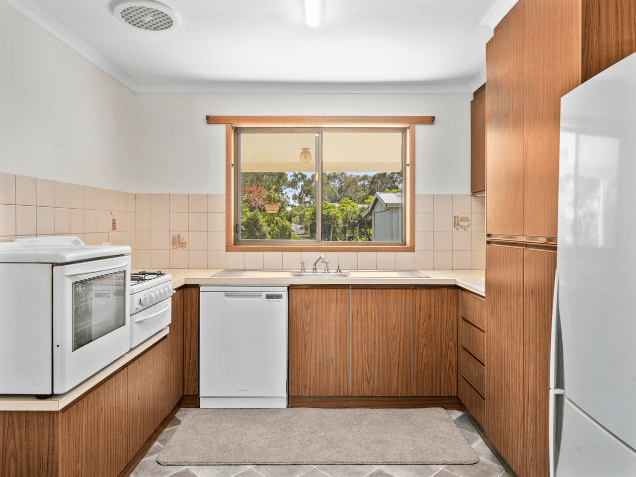 10 Withers Street, LONGWOOD, VIC 3665