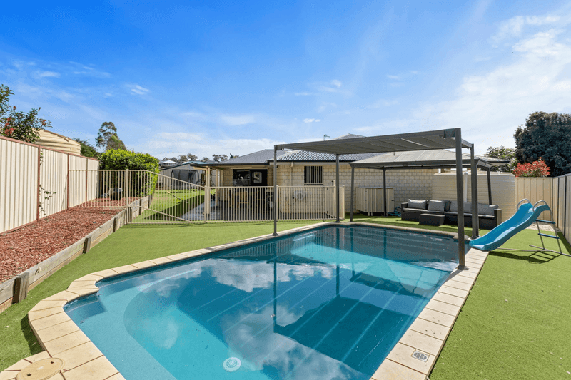 8 Shelley Court, WESTBROOK, QLD 4350