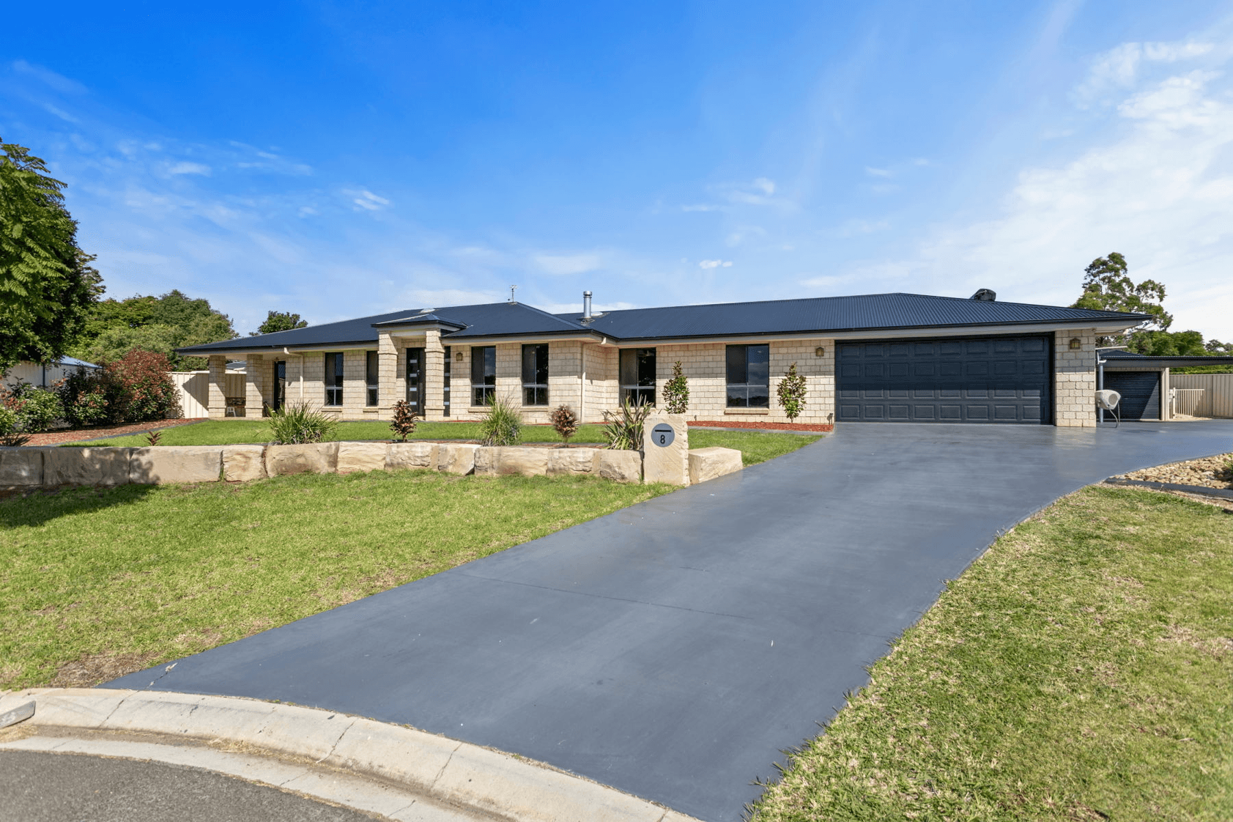 8 Shelley Court, WESTBROOK, QLD 4350