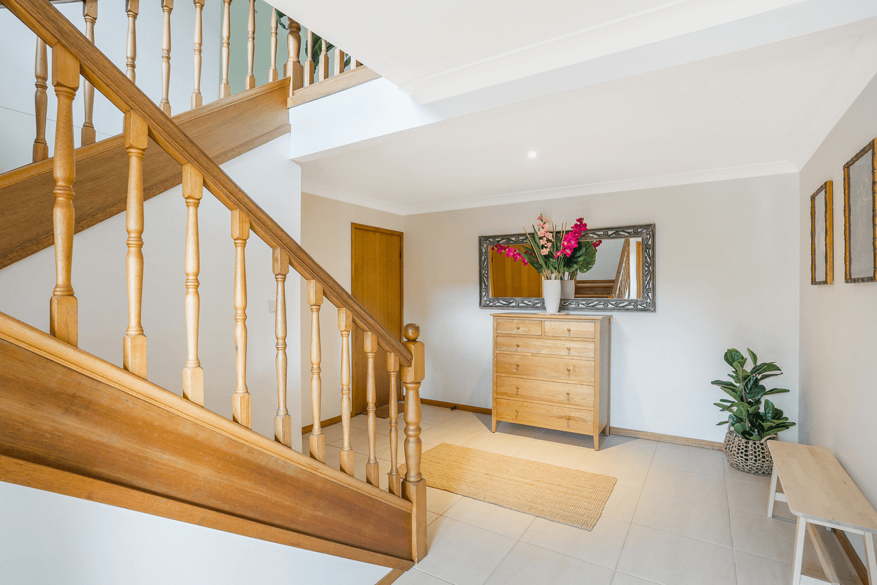 19 Yamble Drive, OCEAN SHORES, NSW 2483
