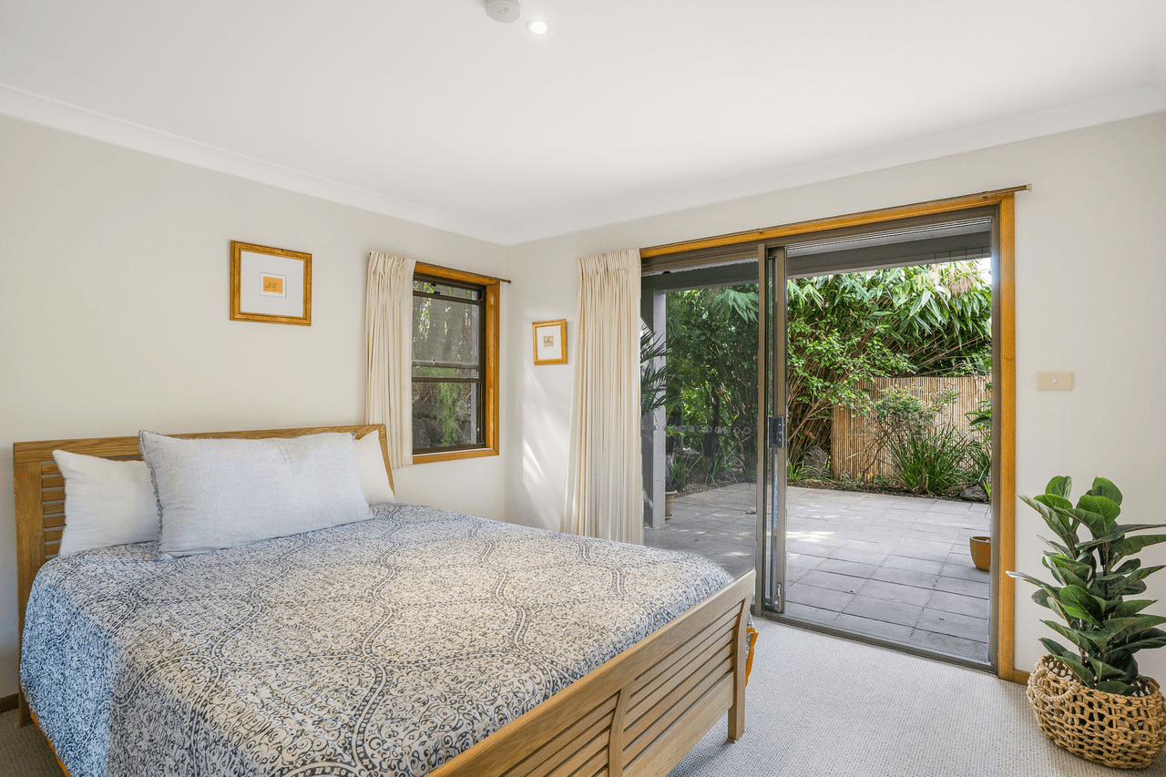 19 Yamble Drive, OCEAN SHORES, NSW 2483