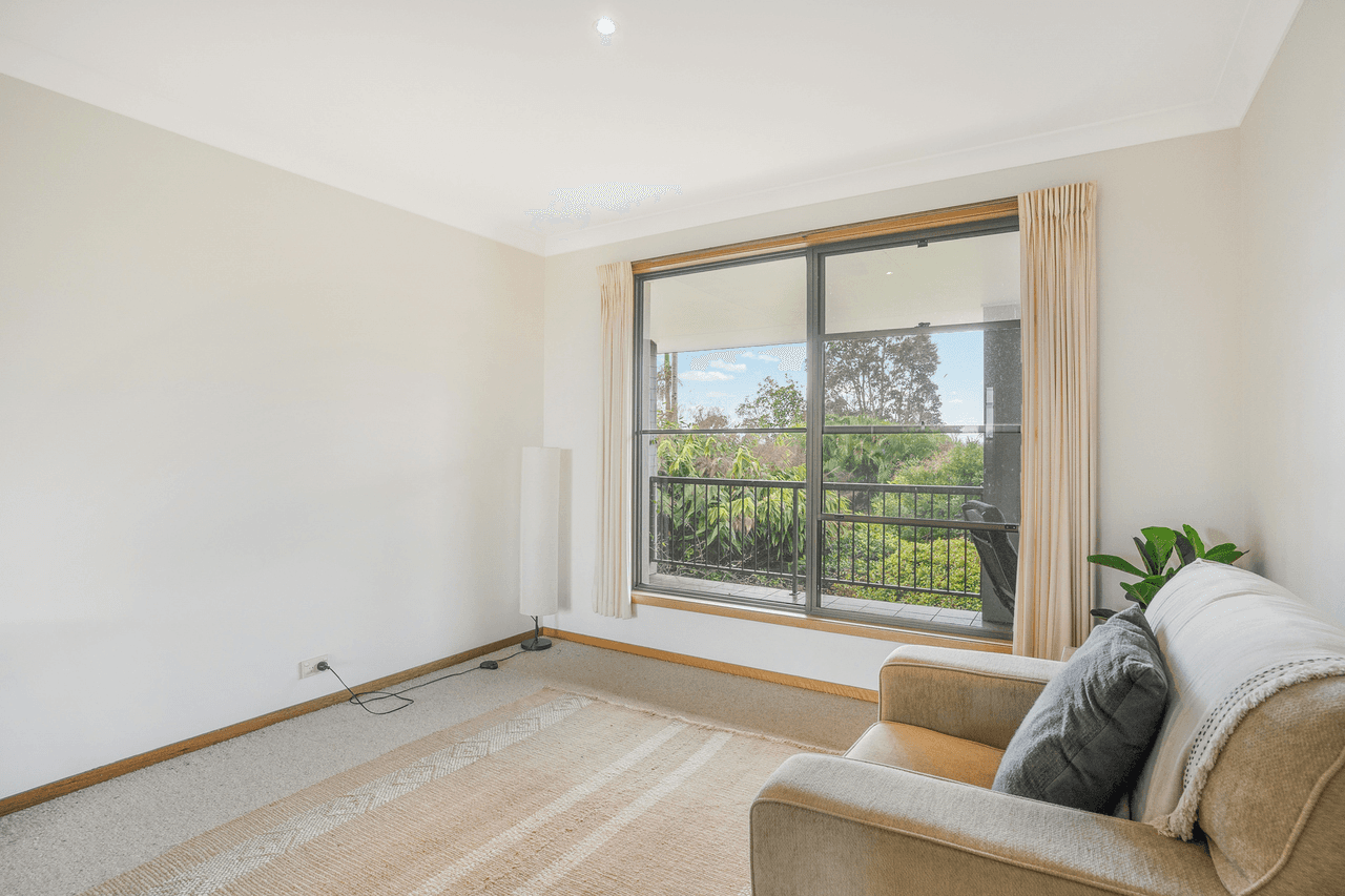 19 Yamble Drive, OCEAN SHORES, NSW 2483