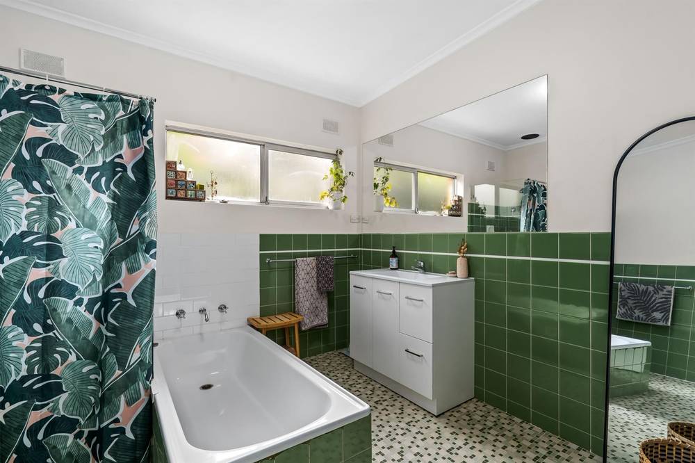 8 Somerset Road, Coromandel Valley, SA 5051