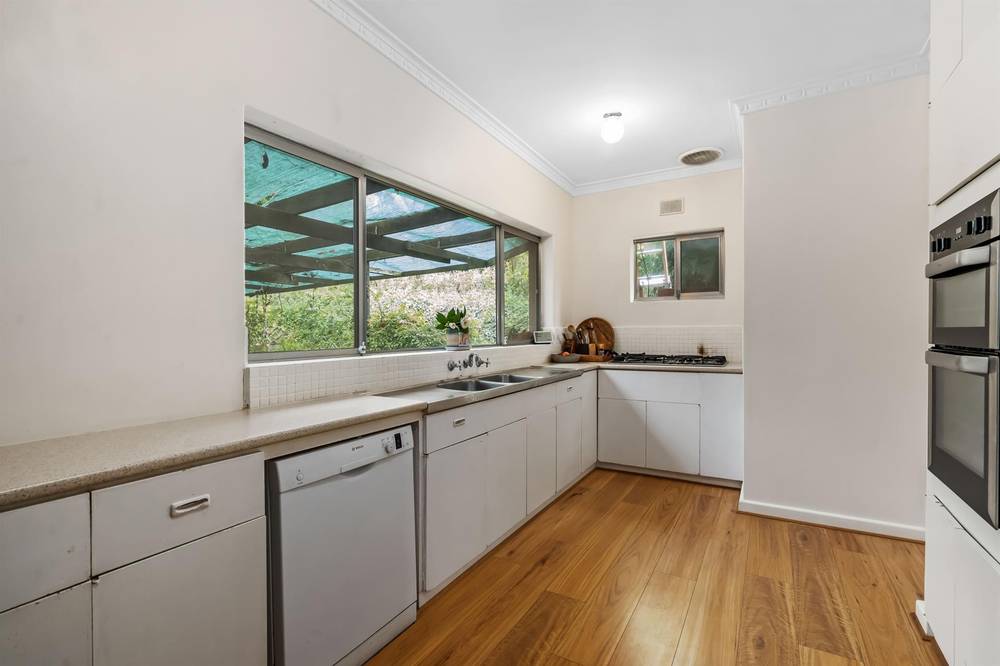 8 Somerset Road, Coromandel Valley, SA 5051