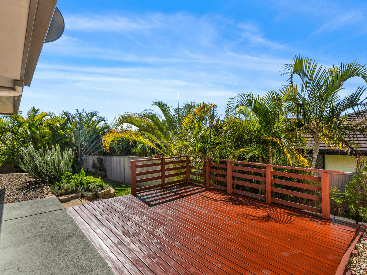 32 Newcastle Drive, Pottsville, NSW 2489