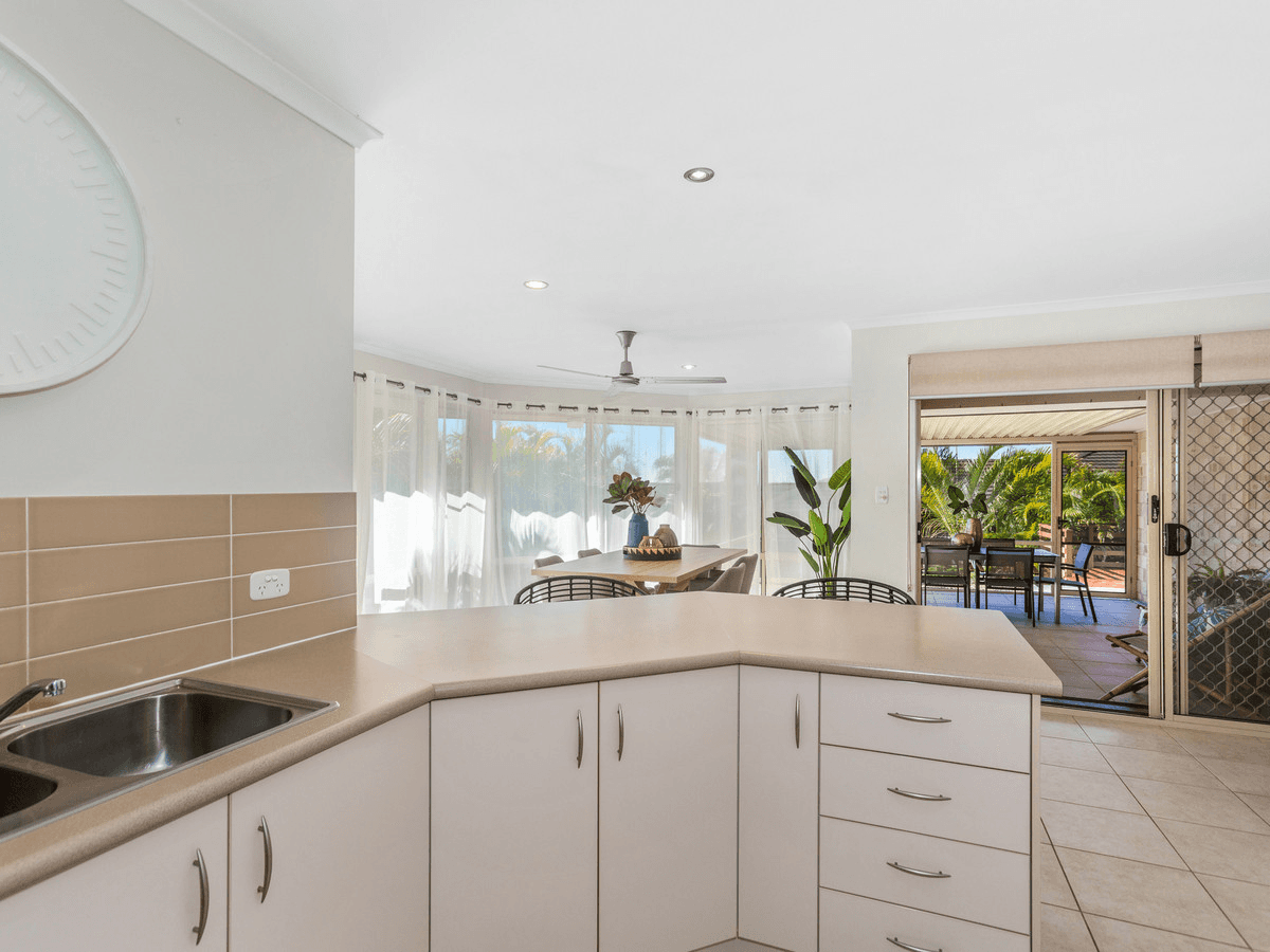 32 Newcastle Drive, Pottsville, NSW 2489