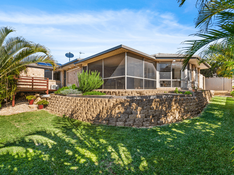 32 Newcastle Drive, Pottsville, NSW 2489