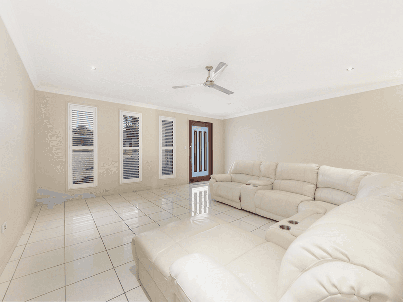 82 Kensington Drive, Flinders View, QLD 4305