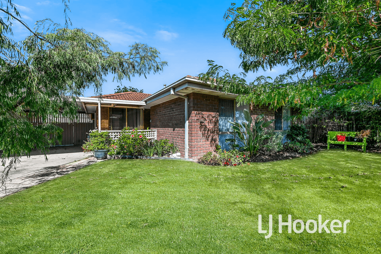 48 Bluegrass Crescent, PAKENHAM, VIC 3810