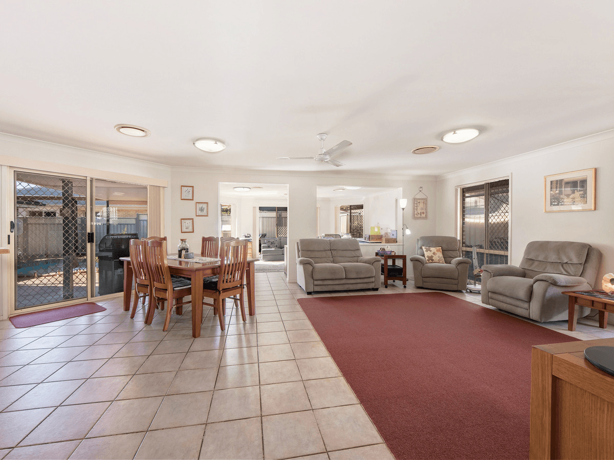 29 Discovery Street, Flinders View, QLD 4305