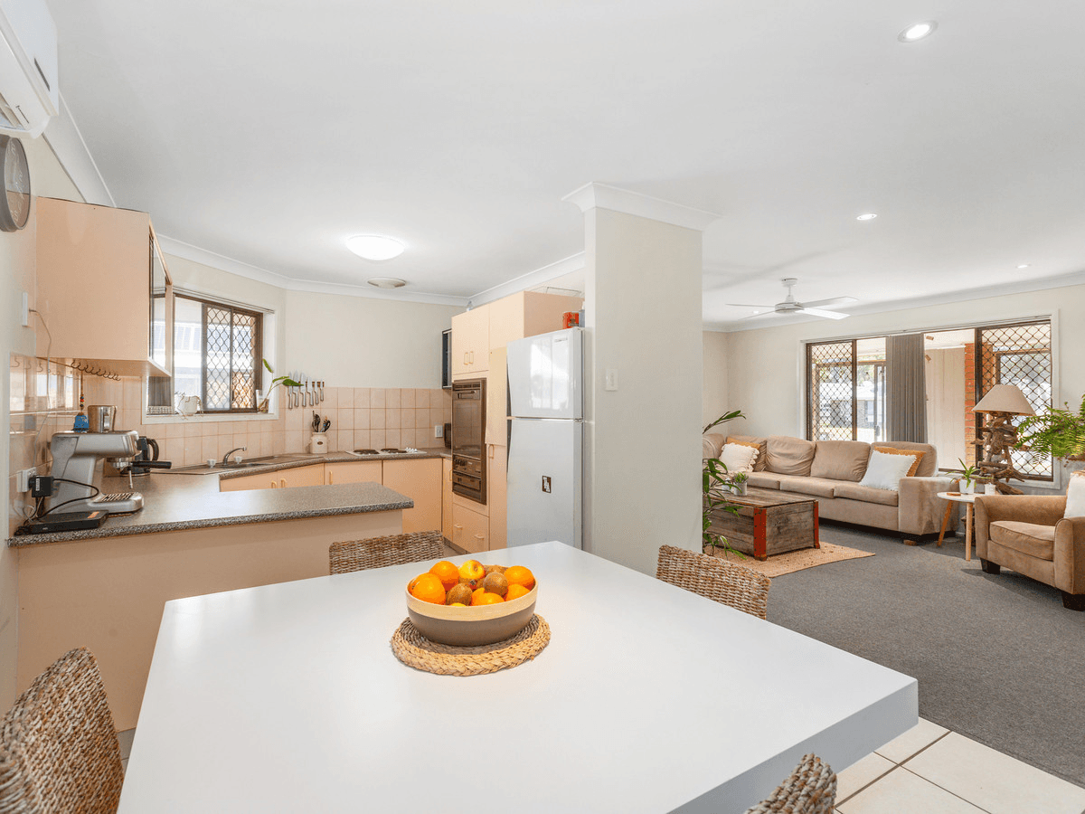 1/2 Andrew Avenue, Pottsville, NSW 2489