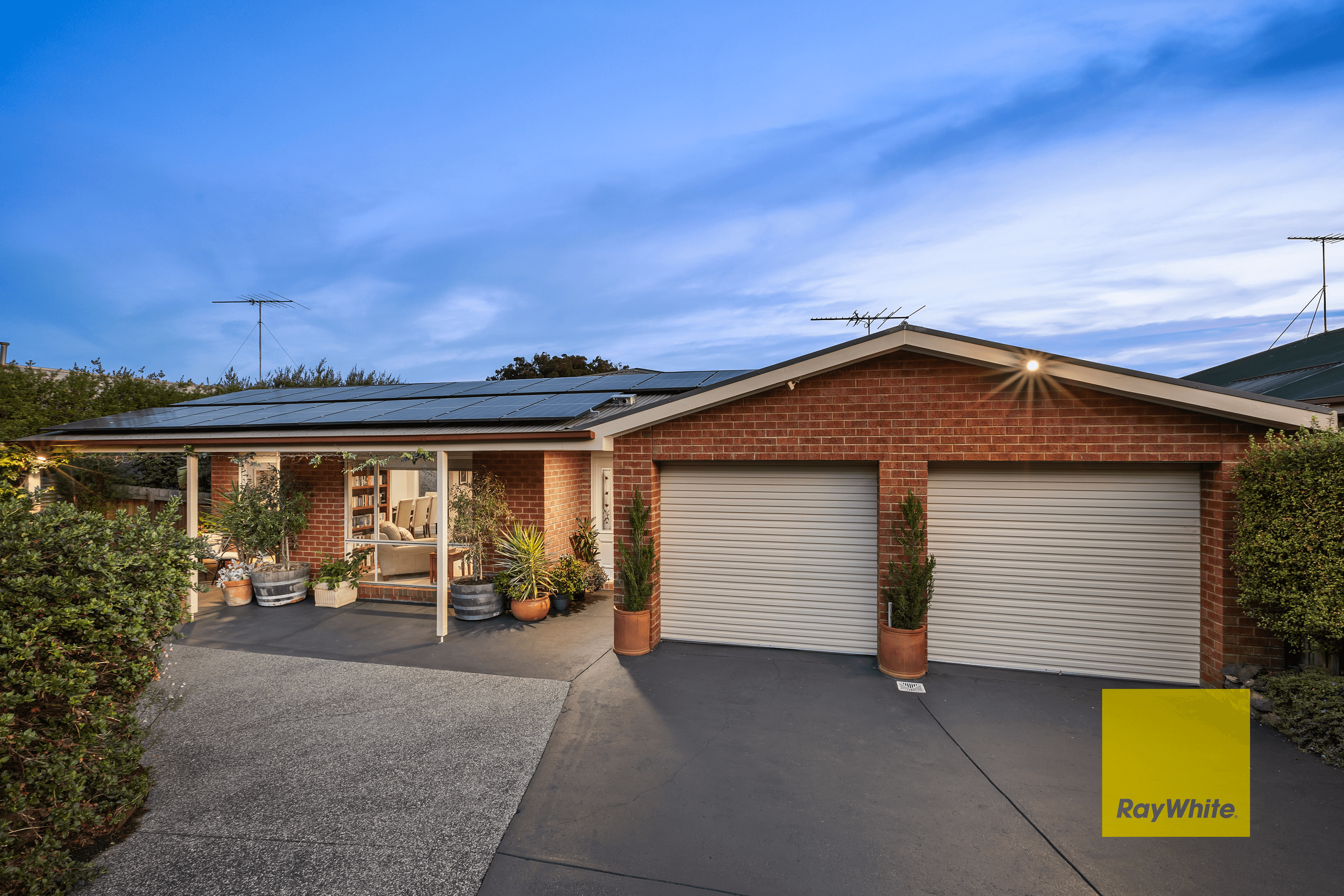 34 Lansbury Crescent, HIGHTON, VIC 3216