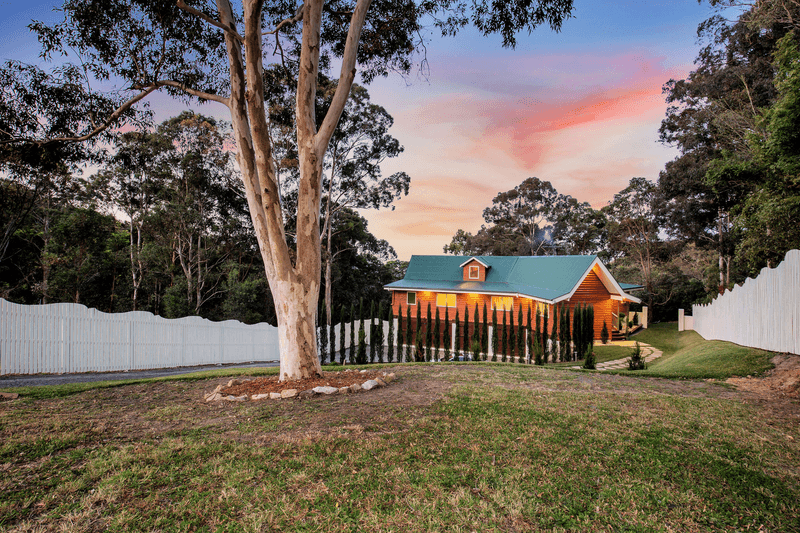 7 Tabor Drive, TAMBORINE MOUNTAIN, QLD 4272