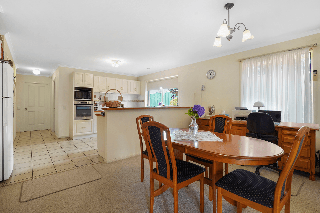 20 Kennedy Close, COORANBONG, NSW 2265