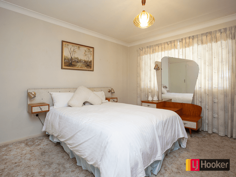 4 Carmichael Avenue, EAST TAMWORTH, NSW 2340