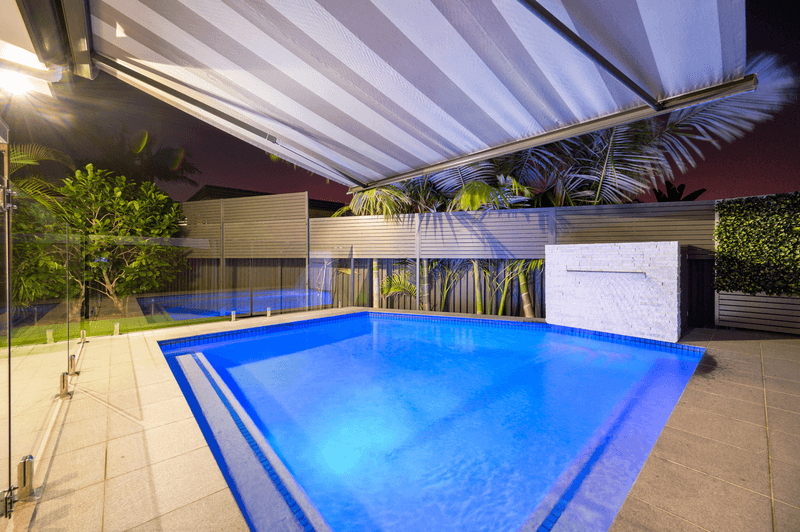 2/54 Milton Avenue, PARADISE POINT, QLD 4216